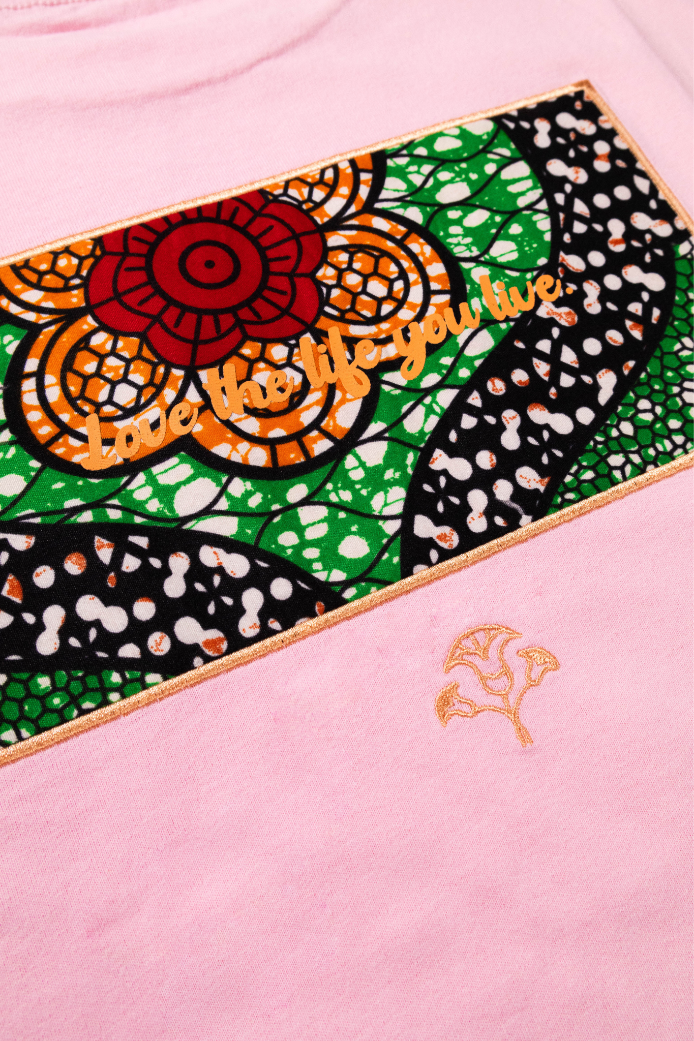 【moyan ecri× StyleReborn】パッチ刺繍 T-Shirt Passionate Pink