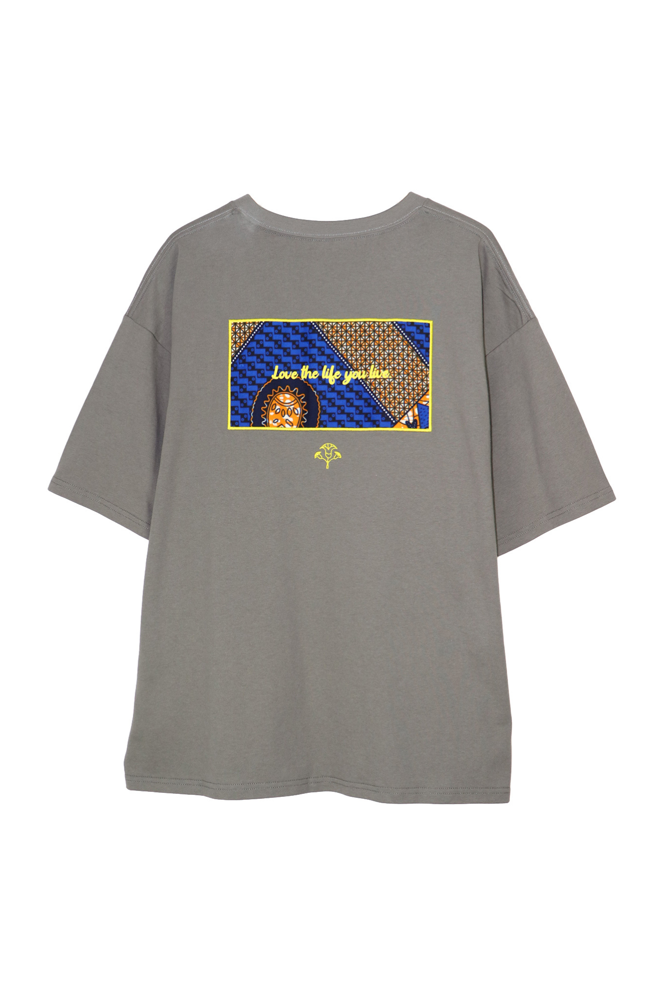 【moyan ecri× StyleReborn】パッチ刺繍 T-Shirt Kind of quiet Charcoal