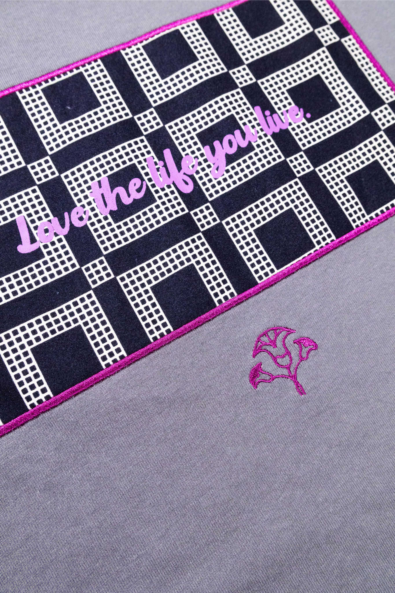 【moyan ecri× StyleReborn】パッチ刺繍 T-Shirt New Blocks Charcoal