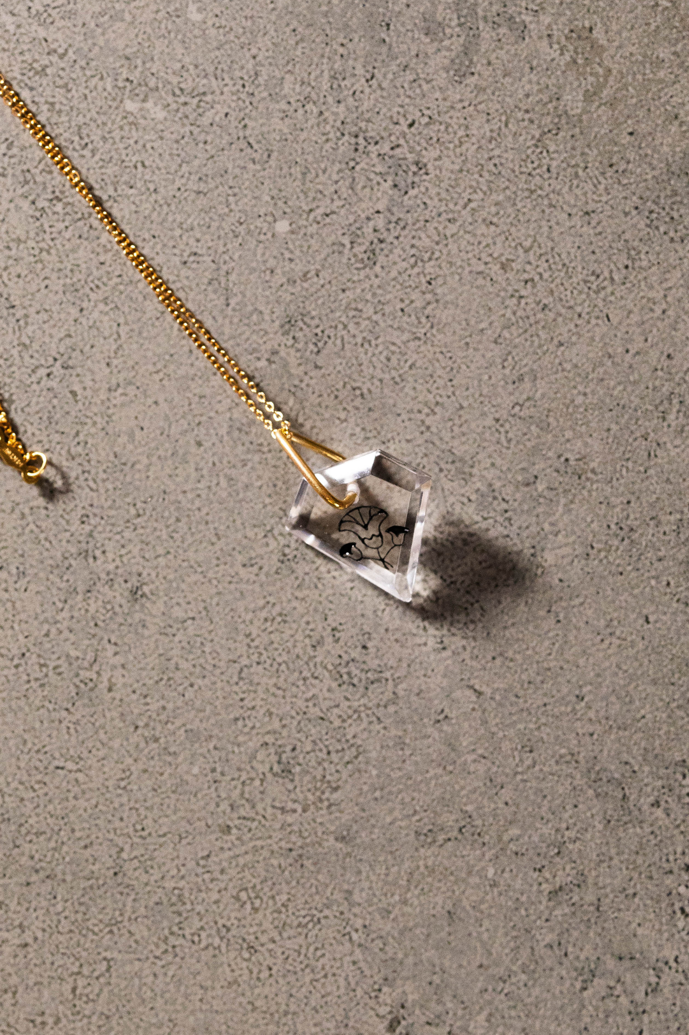 【nanan bijouxxx×StyleReborn】Symbol On Crystal Necklace 14KGF×Black