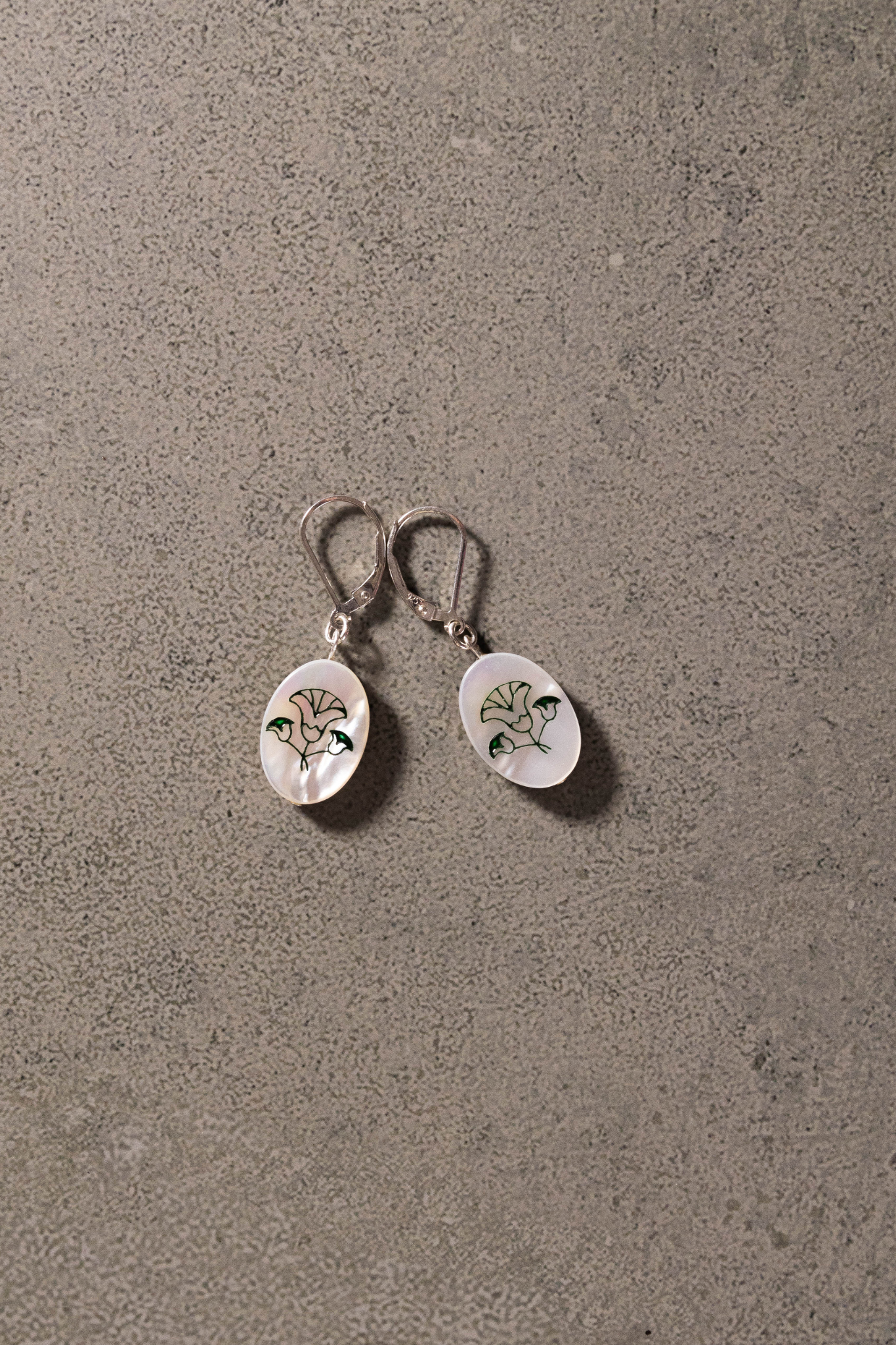 【nanan bijouxxx×StyleReborn】Symbol On Shell Earring Green