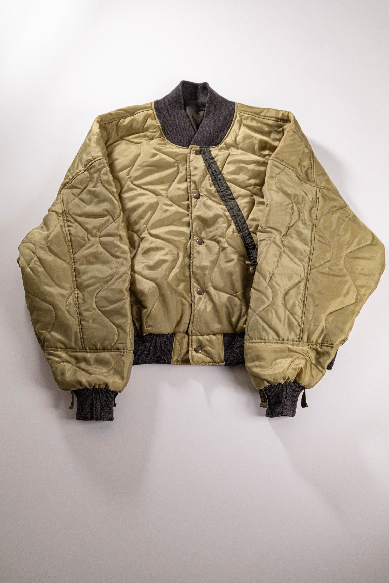 【REMAKEBYK×StyleReborn】Remake Quilting Stadium Jumper Khaki