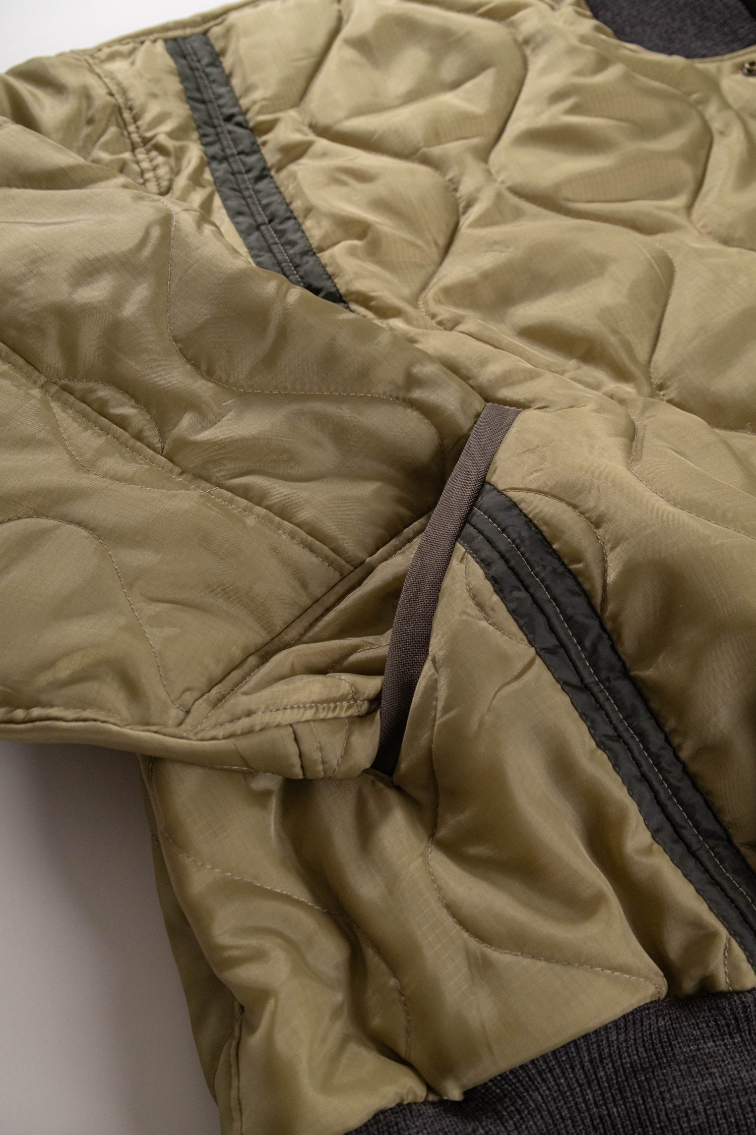 【REMAKEBYK×StyleReborn】Remake Quilting Stadium Jumper Khaki