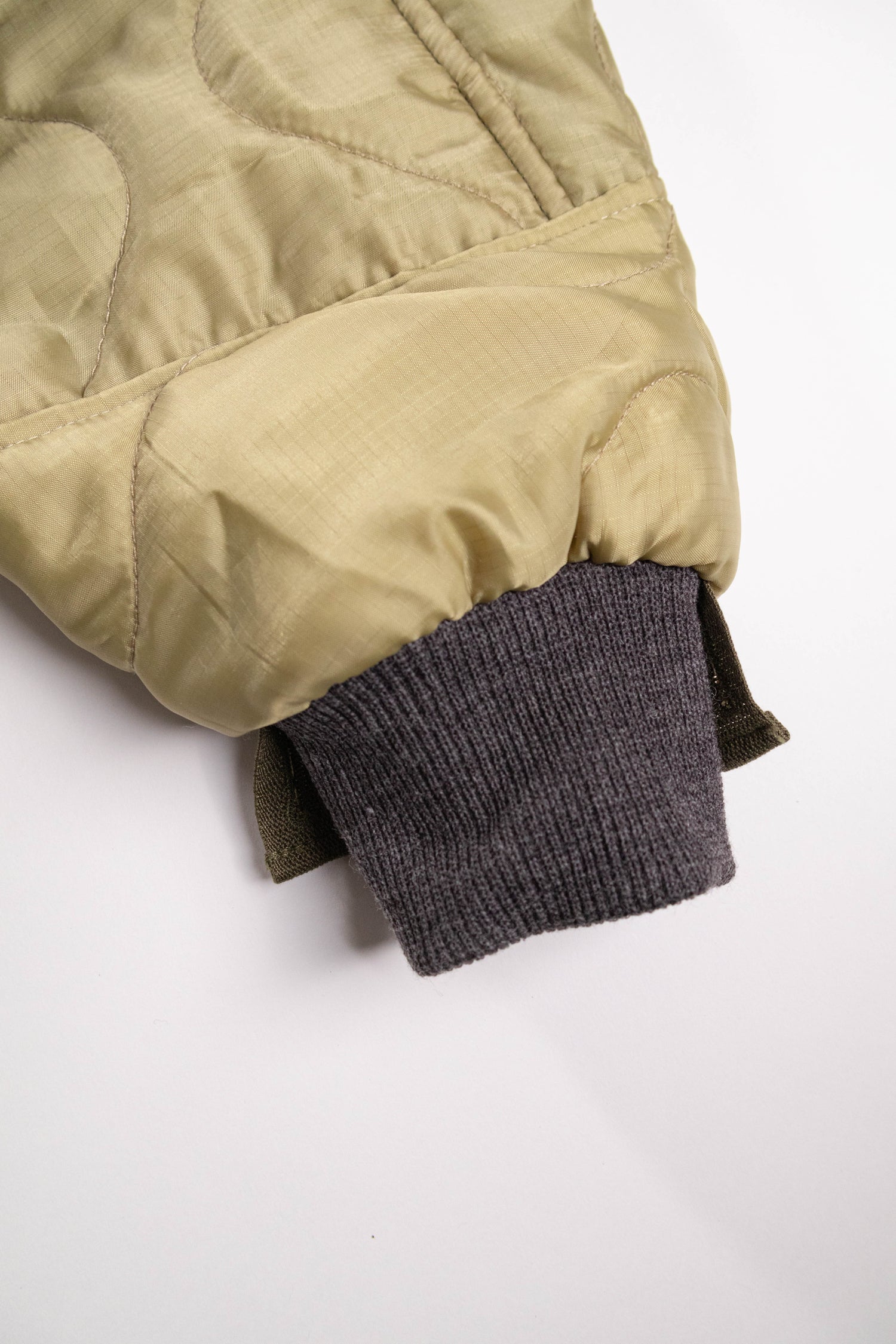 【REMAKEBYK×StyleReborn】Remake Quilting Stadium Jumper Khaki