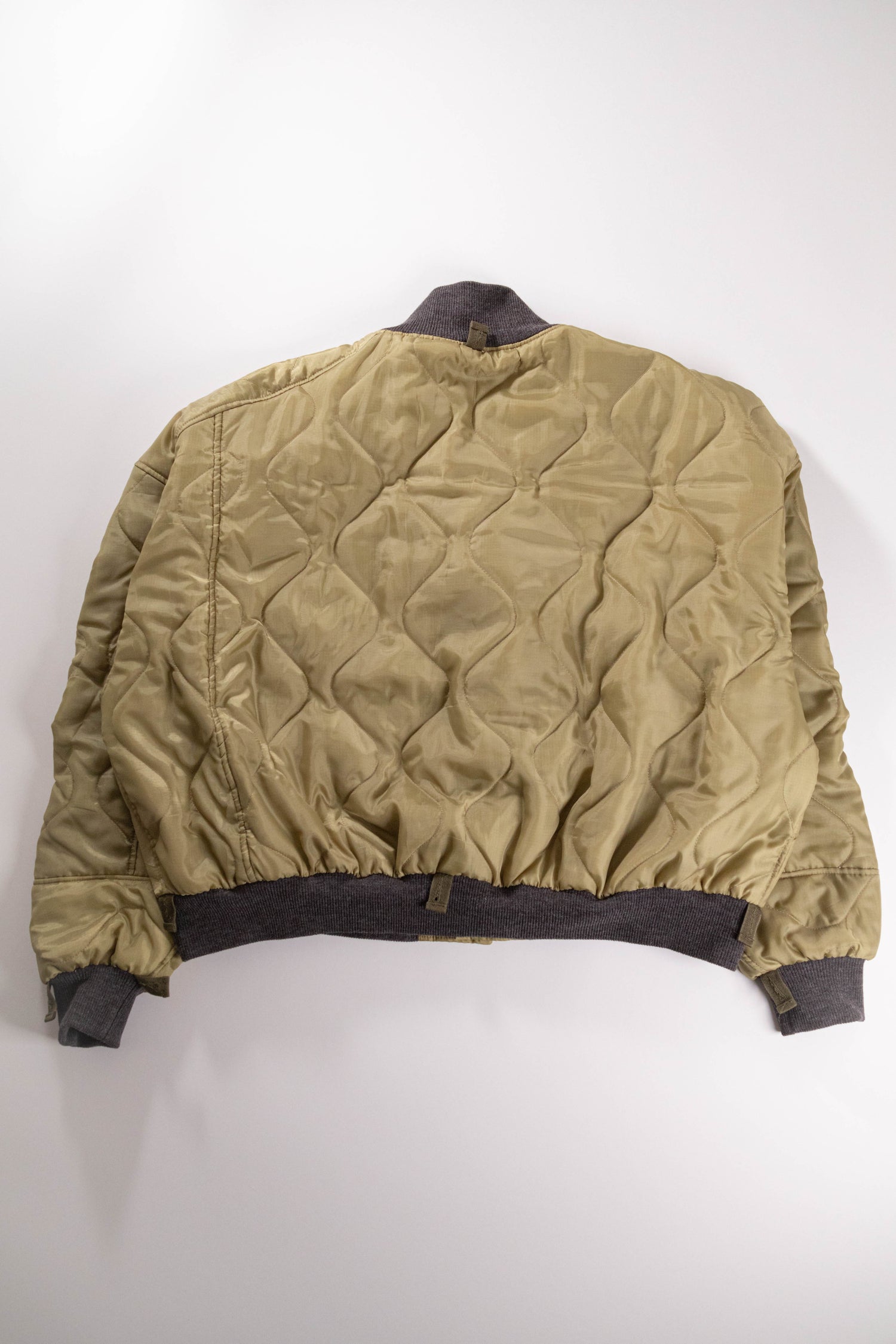 【REMAKEBYK×StyleReborn】Remake Quilting Stadium Jumper Khaki