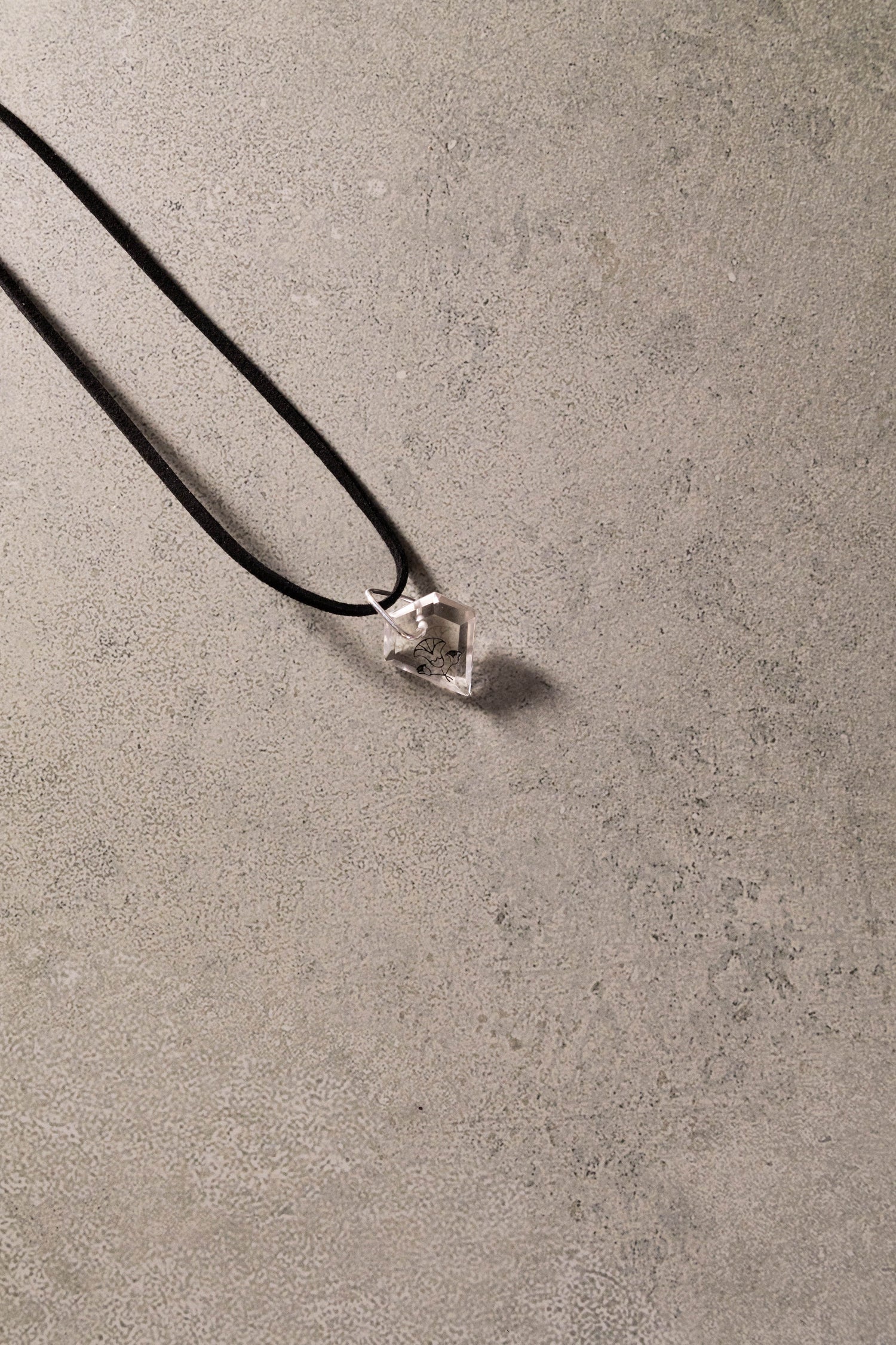 【nanan bijouxxx×StyleReborn】Symbol On Crystal Necklace PU×Black