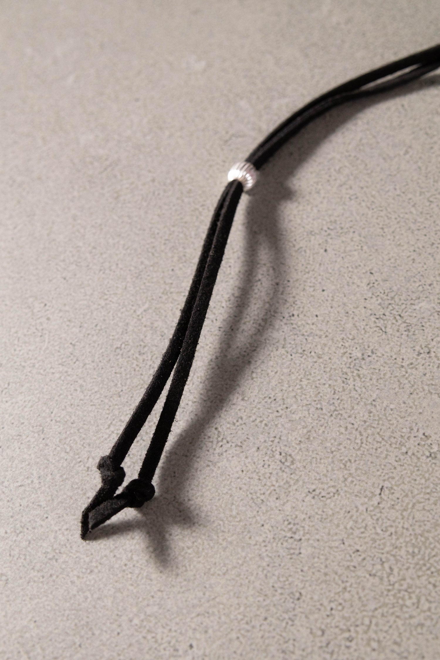 【nanan bijouxxx×StyleReborn】Symbol On Crystal Necklace PU×Black