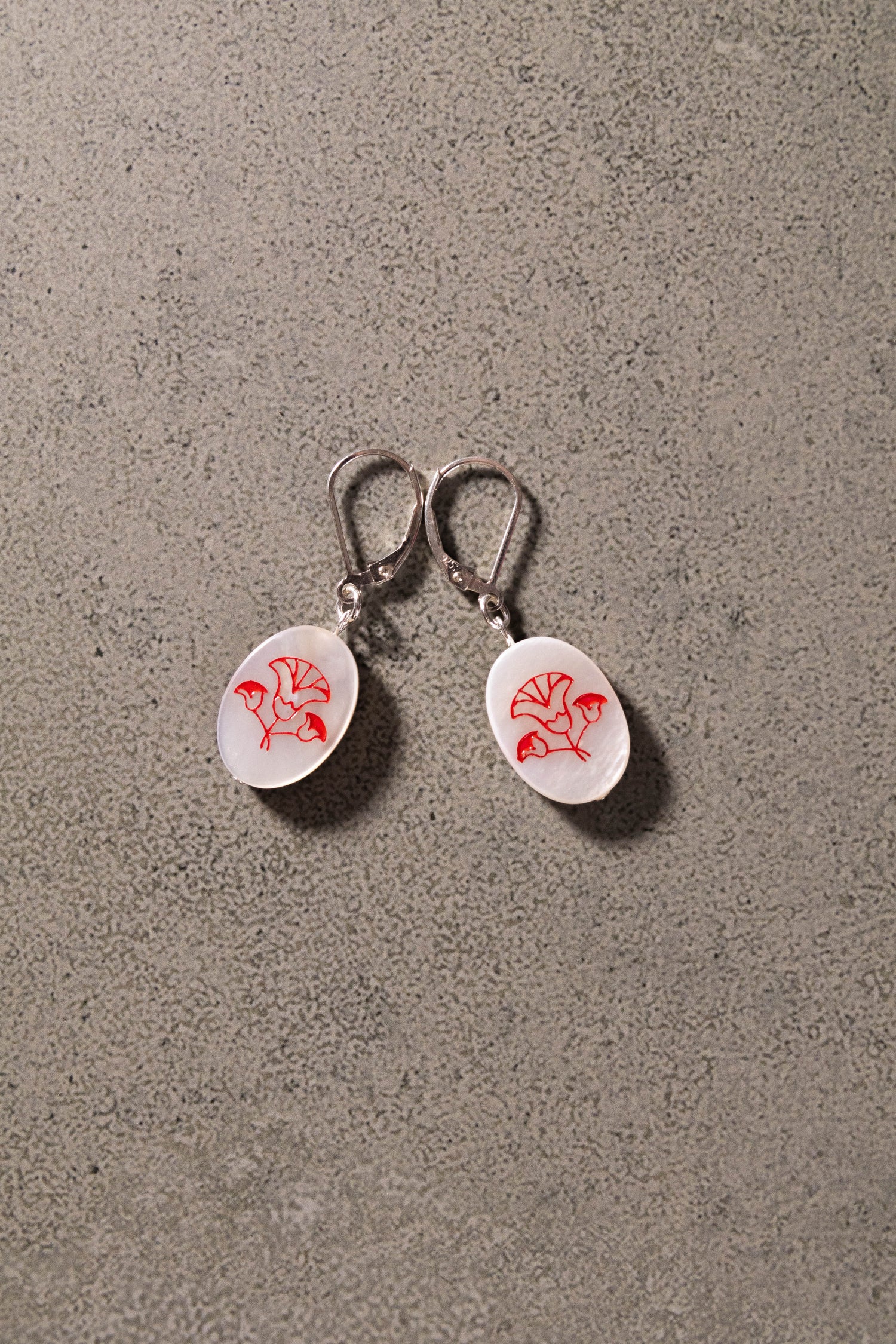 【nanan bijouxxx×StyleReborn】Symbol On Shell Earring Red