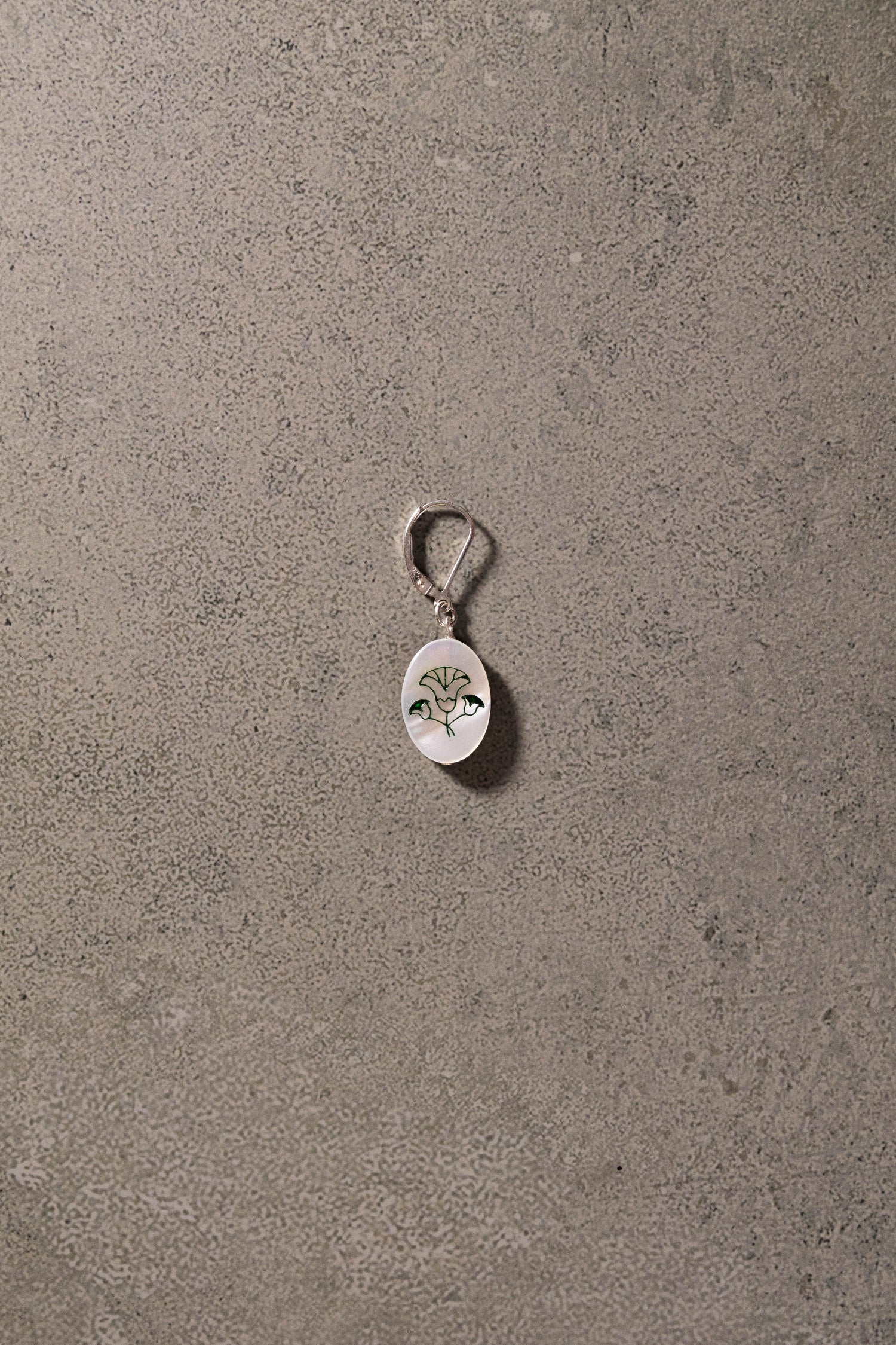 【nanan bijouxxx×StyleReborn】Symbol On Shell Earring Green