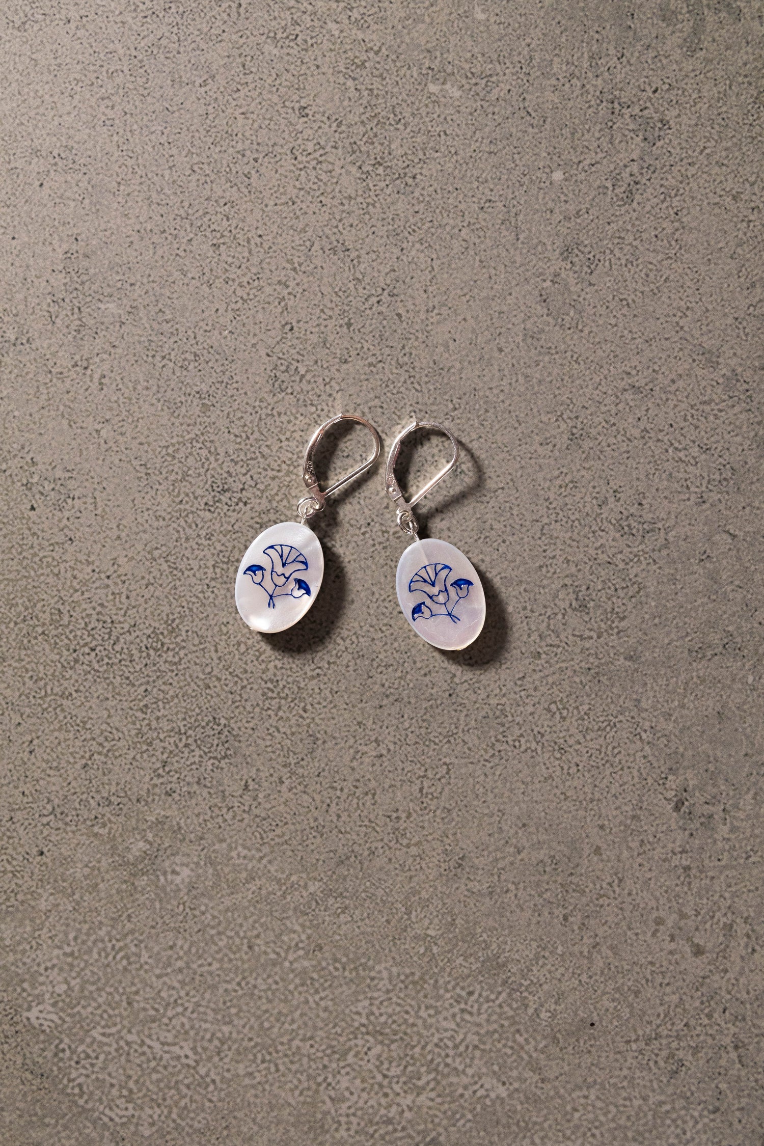 【nanan bijouxxx×StyleReborn】Symbol On Shell Earring Blue