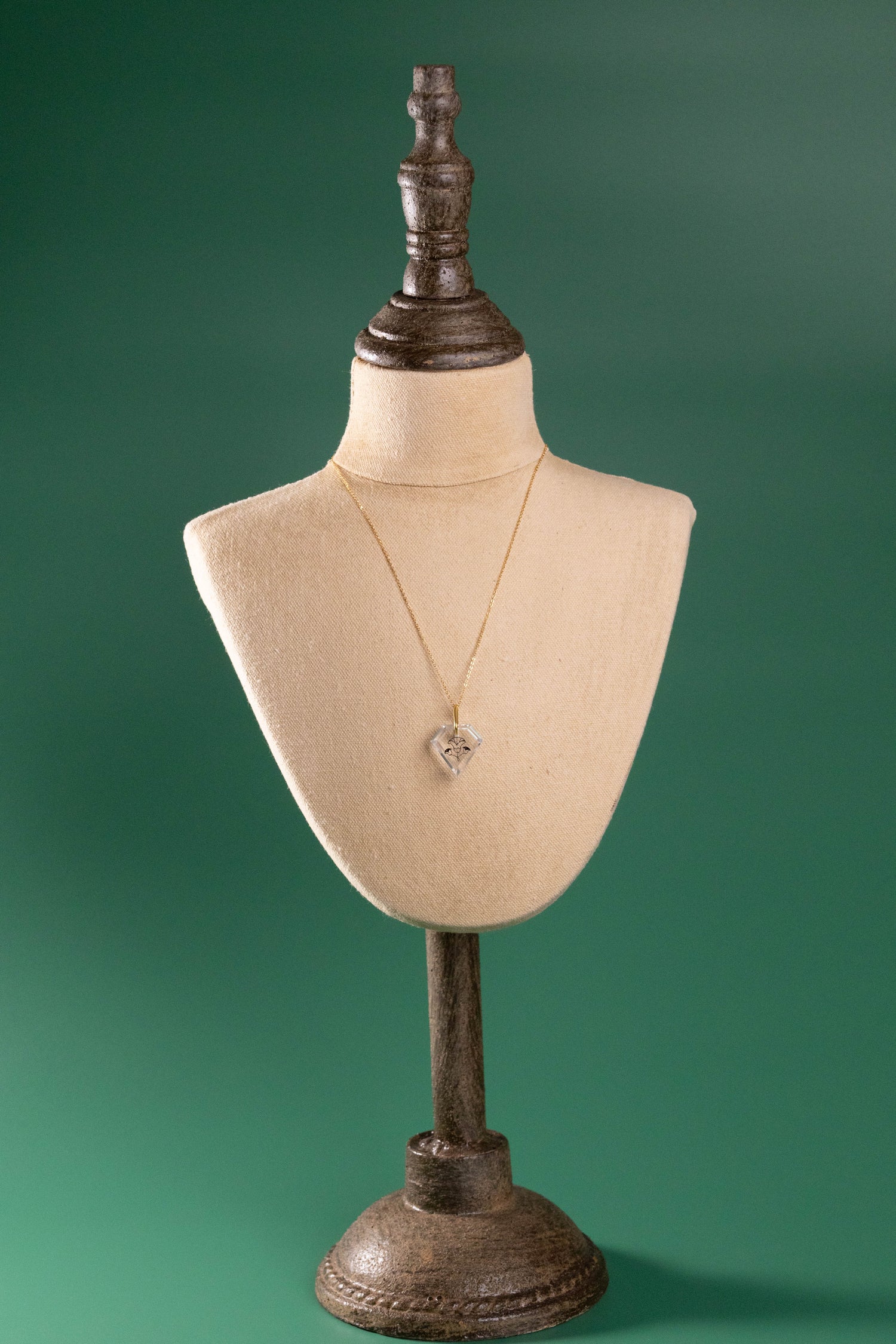 【nanan bijouxxx×StyleReborn】Symbol On Crystal Necklace 14KGF×Black