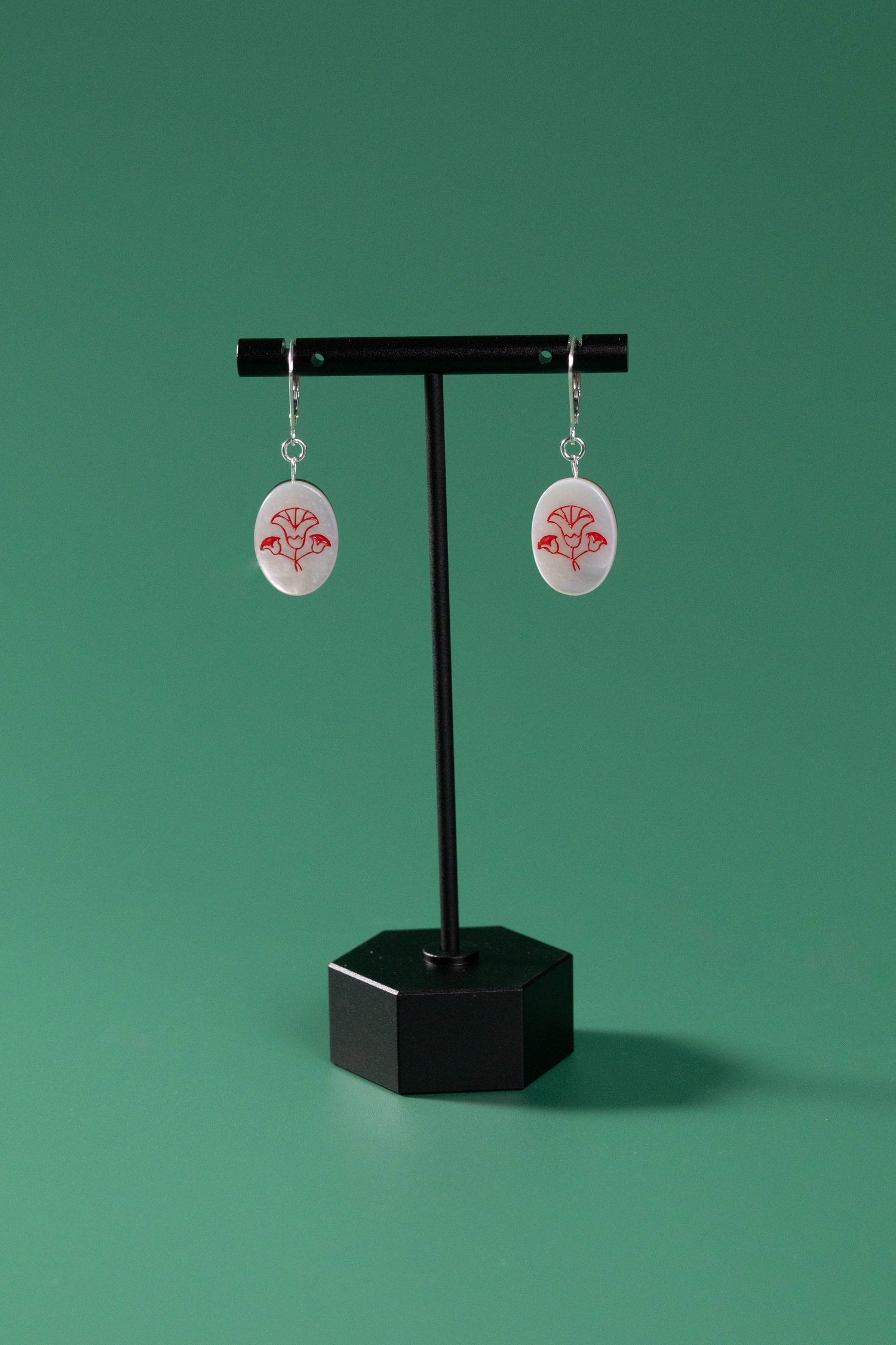 【nanan bijouxxx×StyleReborn】Symbol On Shell Earring Red