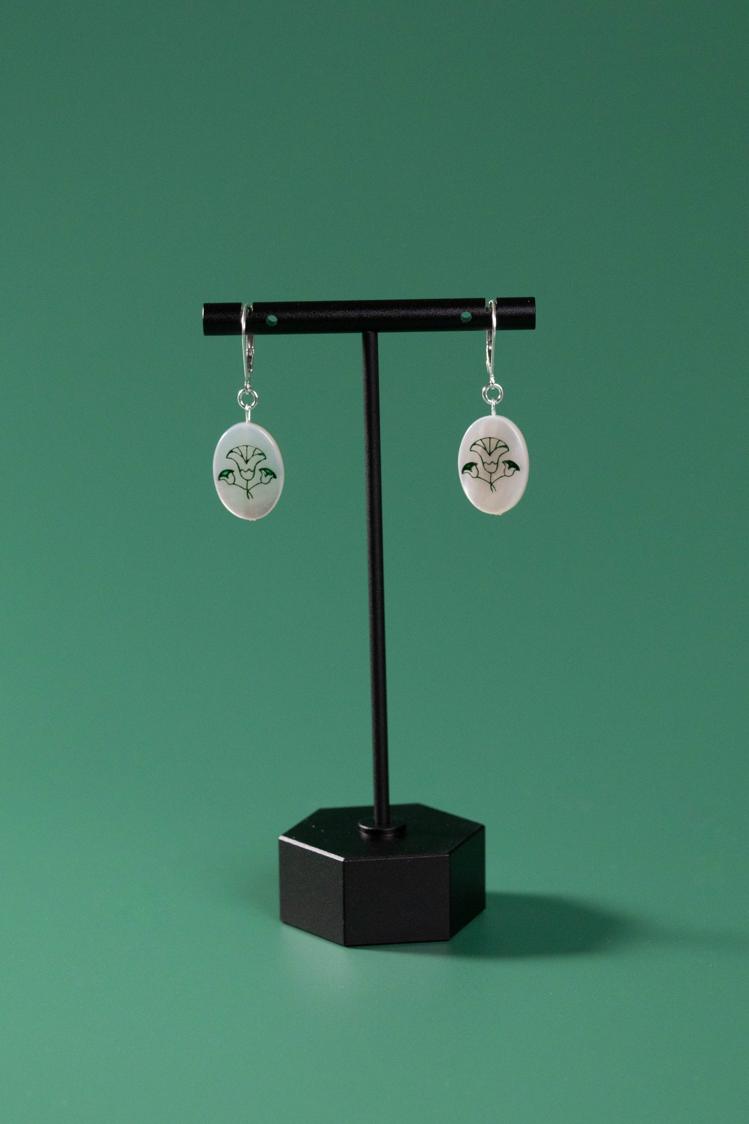 【nanan bijouxxx×StyleReborn】Symbol On Shell Earring Green