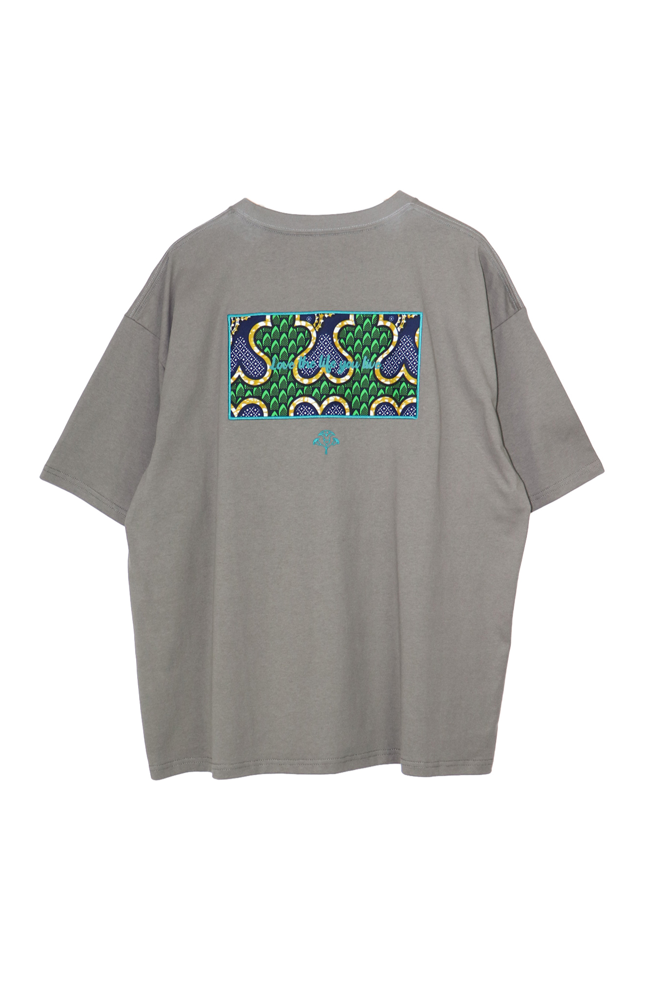 【moyan ecri× StyleReborn】パッチ刺繍 T-Shirt Cross Charcoal