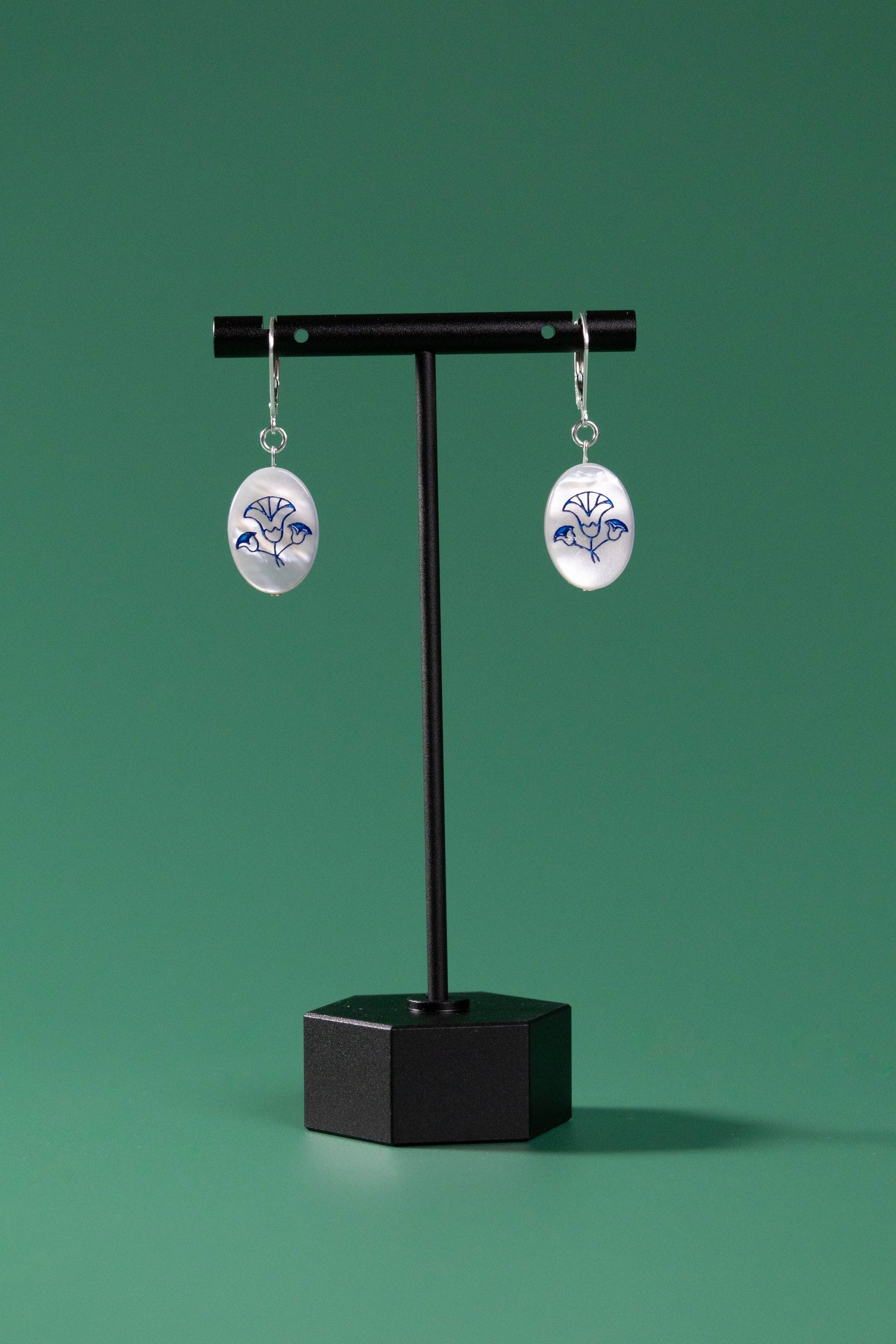 【nanan bijouxxx×StyleReborn】Symbol On  Shell Earring Blue